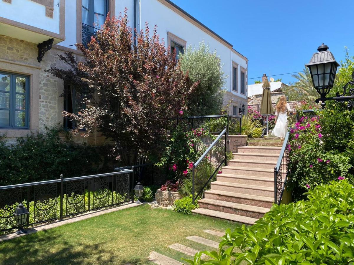 Ziyabey Konagi Hotel Ayvalik Bagian luar foto