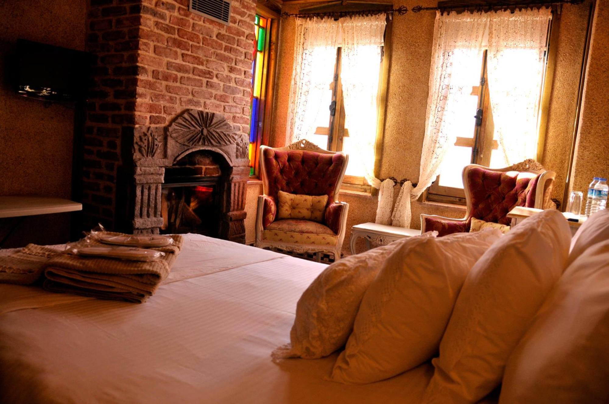 Ziyabey Konagi Hotel Ayvalik Bagian luar foto
