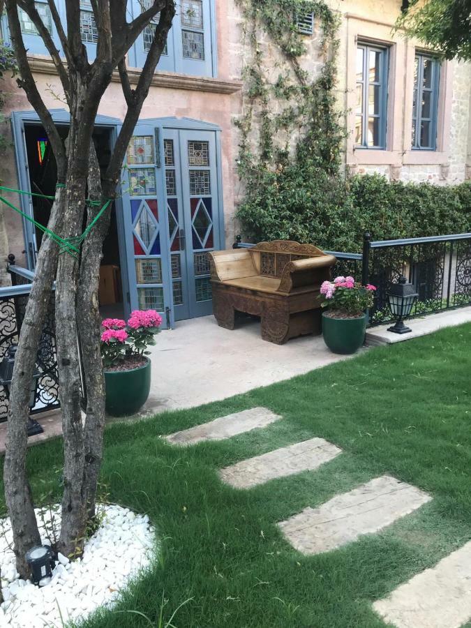 Ziyabey Konagi Hotel Ayvalik Bagian luar foto