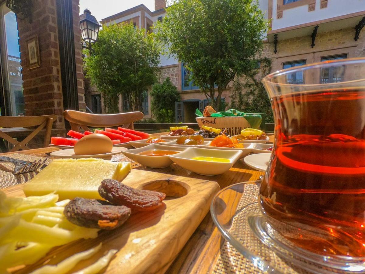 Ziyabey Konagi Hotel Ayvalik Bagian luar foto